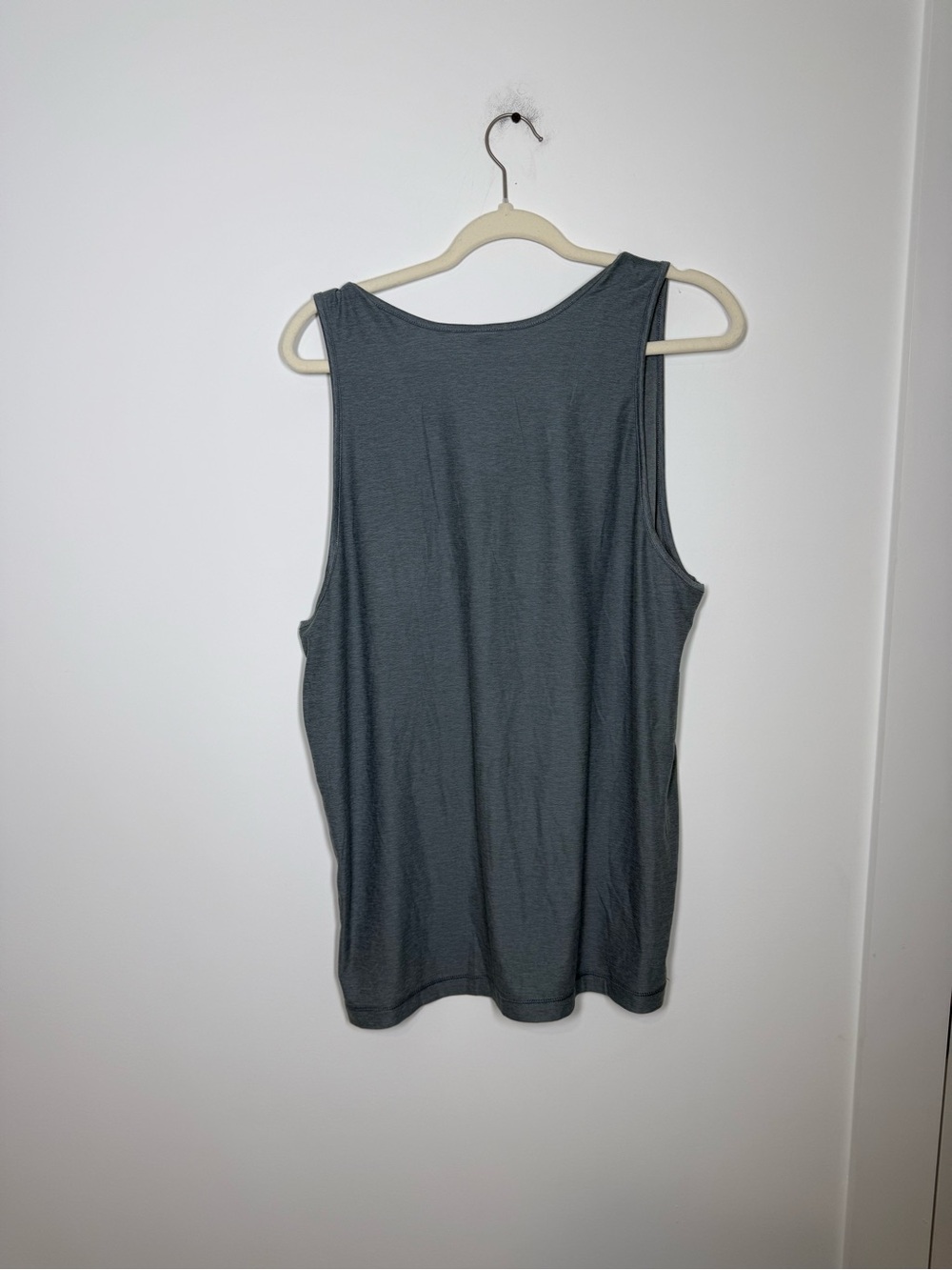 Vuori Strato Tech Tank Heather Gray | Men’s Size Large | Performance Tank - Picture 6 of 6